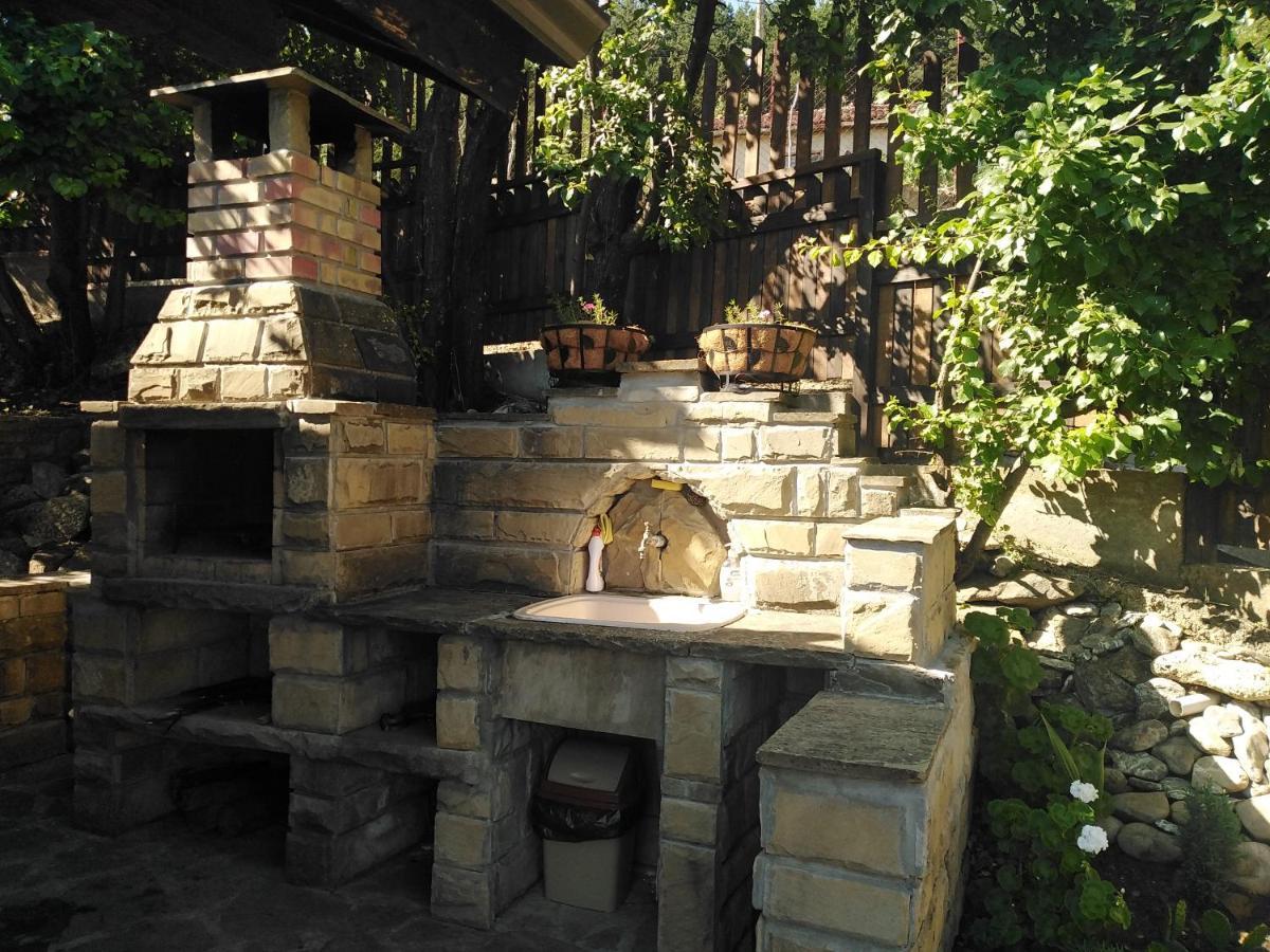 Къща За Гости Уют С. Жеравна Exterior photo